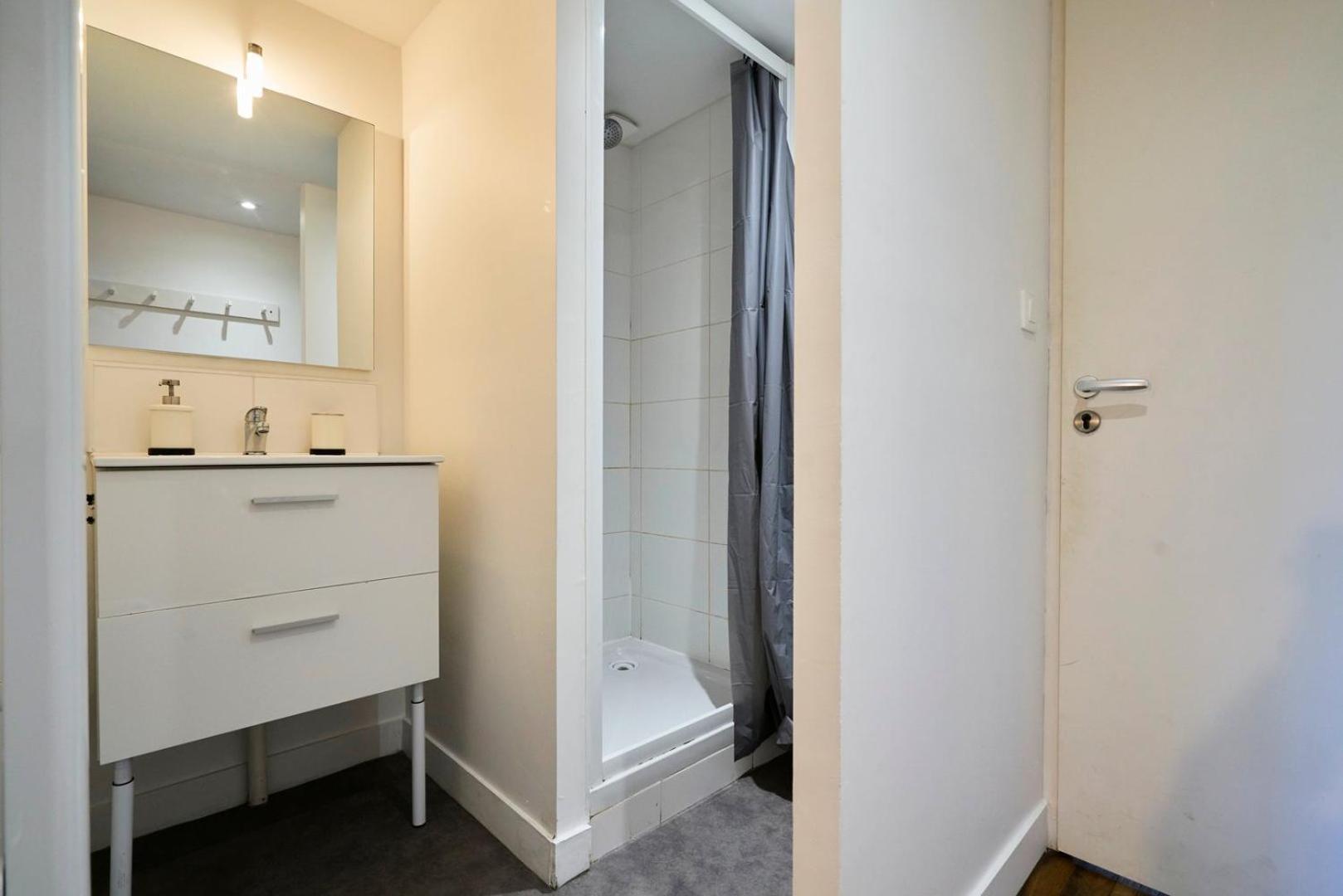 Bright 3-Bedroom 2-Bathroom Flat. Лил Екстериор снимка